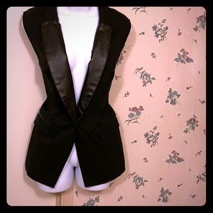 DKNY WOMENS STRUCTURED VEST W/FAUX LEATHER ACCENTS